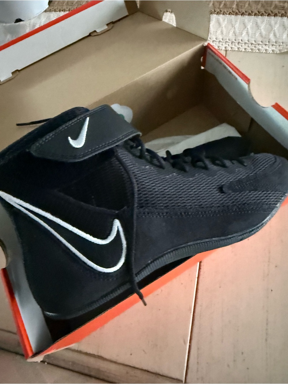 Nike Speedsweep 8. Boxing wrestling shoes new box size 7 men’s gym sneaker